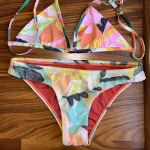 JOLYN BIKINI SWIMSUIT TOP AND BOTTOM XS/S